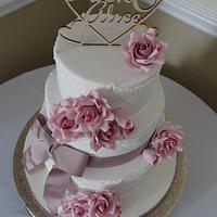 Lace & Roses wedding cake