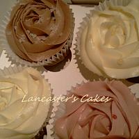 Mixed rose cupcakes
