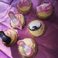 Girly cake & cupcakes