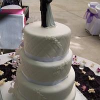 Blanca & Jesse- Wedding cake with orchids