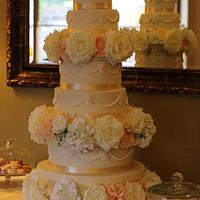 Rustical wedding cake 