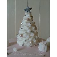 Christening cake with a touch of Christmas Magic