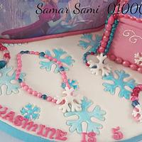 Frozen handbag and accessories box cake 