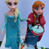 Elsa and Ana cake