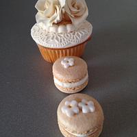 Wedding cupcakes and Macarons 
