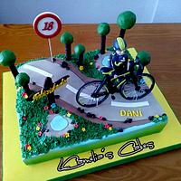  Bike and cyclist CAKE