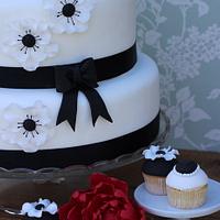 Black and white anemone cake 