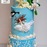 Underwater wedding cake