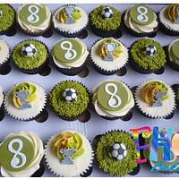 Football party cupcakes (Norwich city supporter)
