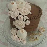 Meringue Roses Chocolate cake