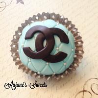 Chanel Cupcake 