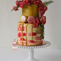 Pink and Gold Cake - cake by Luscious Cakes N Creations - CakesDecor