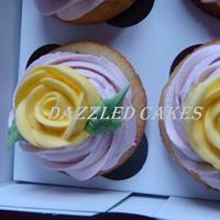 Cupcakes with roses