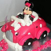 Minnie and her car 