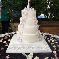 Blanca & Jesse- Wedding cake with orchids