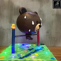 Line Brown Bear Defying Cake