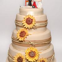 wedding cake with sunflowers