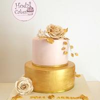 Gold & Offwhite Engagement Cake💛💛