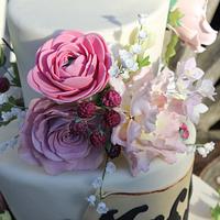 Rose and Peonie sugar flower wedding cake