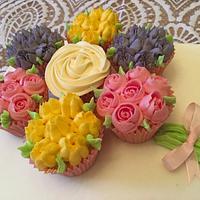 Cupcake Cake board + Cupcake Box