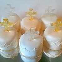 Diamond Themed Table Mini Cakes