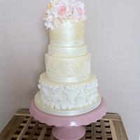 Flower top wedding cake 