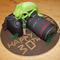 Canon 5D Camera Cake with a 'touch of nature' 