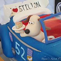 Wallace & Gromit build a race car