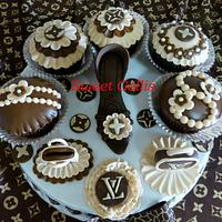 LV Vintage Cupcakes
