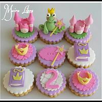 Princess cake and cookies