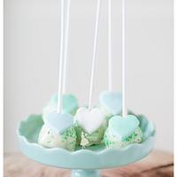 Green and turquoise ruffled buttercream weddingcake