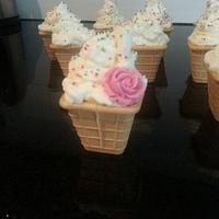 Cupcake ice creams