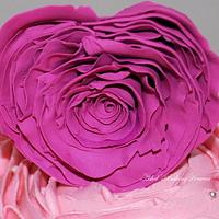 the petal cake with wonderful sugar craft rose !!