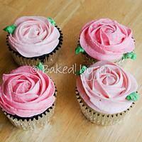 Basket of Roses Birthday Cake