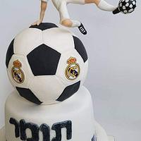 Football player gravity cake