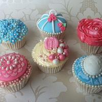 Pretty vintage/shabby chic inspired Cupcakes