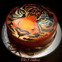 Hand painted tiger cake 