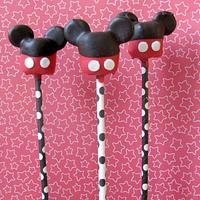 Minnie Mouse cake pops | Cake Lab