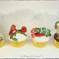 4 Vintage Christmas Cupcakes