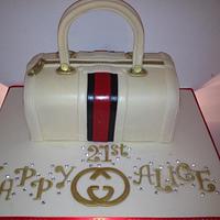 A Gucci handbag cake 