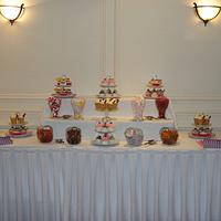 Ice cream sundae wedding cupcakes and candy bar
