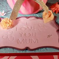 'I Love You Mum' Giant Cupcake