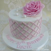 Pink Rose with quaterfoil pattern cake
