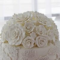 Vintage Lace & Roses Wedding Cake