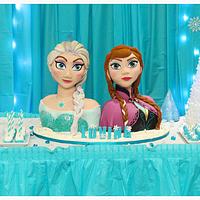 3D Elsa and Anna cake