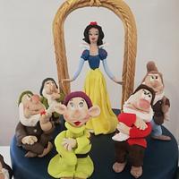 Snow white and 7 dwarfs