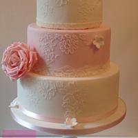 3 tier vintage lace wedding cake !