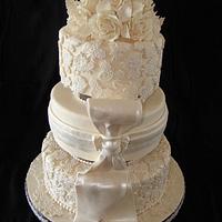 Wedding Cake w/Lace, Bow and Roses
