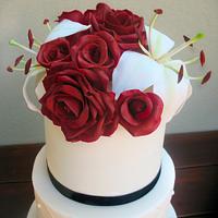 Roses & lilies wedding cake