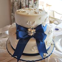 IVORY WEDDING CAKE